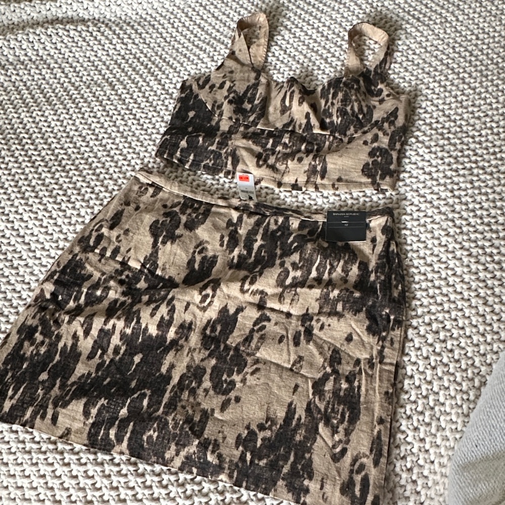 Banana Republic Beige and Black Textured Fabric set